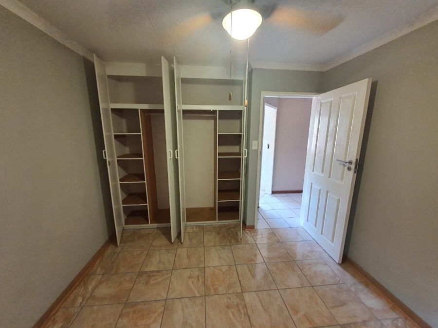 2 Bedroom Property for Sale in Geelhoutpark North West